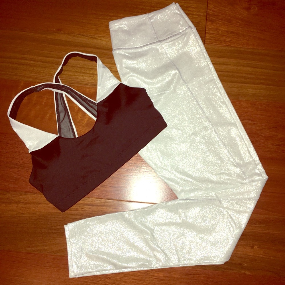 Victoria Sport Metallic Knockout Tight & Bra ✨🤩✨